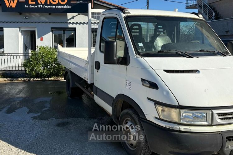 Iveco Daily VU FOURGON 35C10 2.3 D 95 ch UTILITAIRE - <small></small> 6.989 € <small>TTC</small> - #3