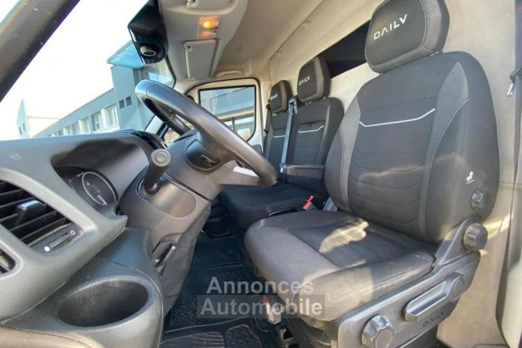 Iveco Daily VU FOURGON S18 3.0 D 175CH AGILE 31658.33HT - <small></small> 37.990 € <small>TTC</small> - #10