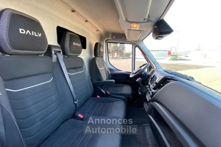 Iveco Daily VU FOURGON S18 3.0 D 175CH AGILE 31658.33HT - <small></small> 37.990 € <small>TTC</small> - #11