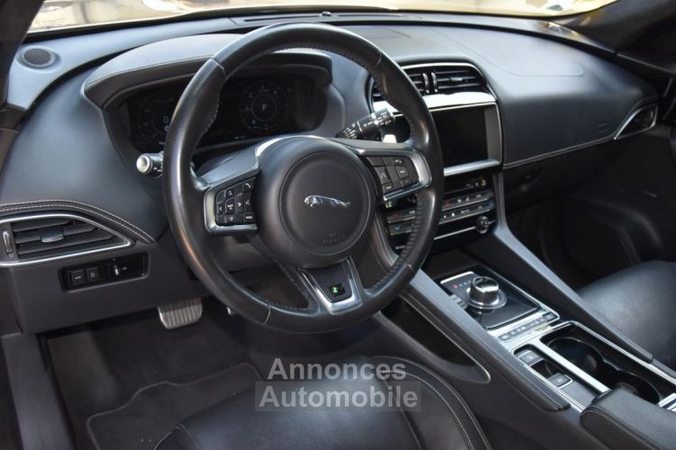 Jaguar F-Pace 2.0 D - 180 - BVA - Stop/Start - AWD R-Sport Black Limited PHASE 1 - <small></small> 22.990 € <small></small> - #3