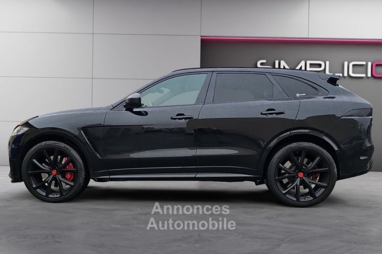 Jaguar F-Pace 5.0 V8 550 Supercharged AWD BVA8 SVR - ENTRETIEN - TOIT OUVRANT - SIEGES CHAUFFANTS - PARFAIT ETAT - <small></small> 64.990 € <small>TTC</small> - #9