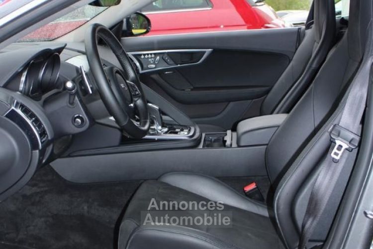 Jaguar F-Type 2.0 300 ch 1èreM  /MERIDIAN / Système d'échappement actif (sport) avec commande de clapet / Garantie 12 mois Prémium - <small></small> 42.490 € <small></small> - #13