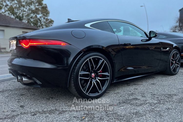 Jaguar F-Type coupé R 550ch Noir toit panoramique 59900€ - <small></small> 59.900 € <small>TTC</small> - #27