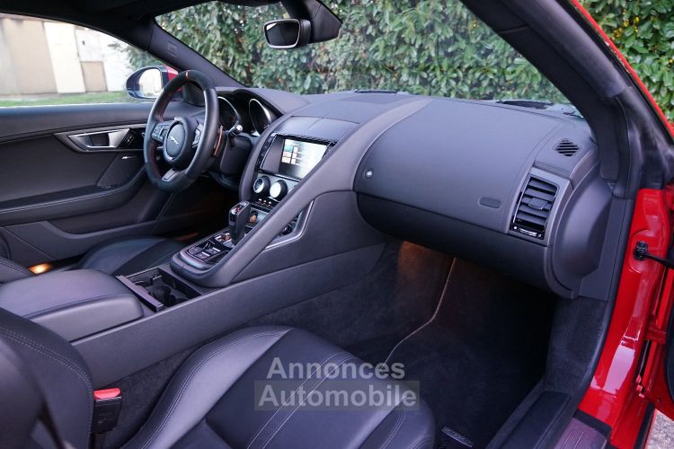 Jaguar F-Type V8 R 550 Ch - 860 €/mois - Toit Pano, Meridian 380 W, Sièges Chauffants, Accès Sans Clé, ... - Carnet JAGUAR - Révisée 2024 - <small></small> 65.000 € <small>TTC</small> - #25