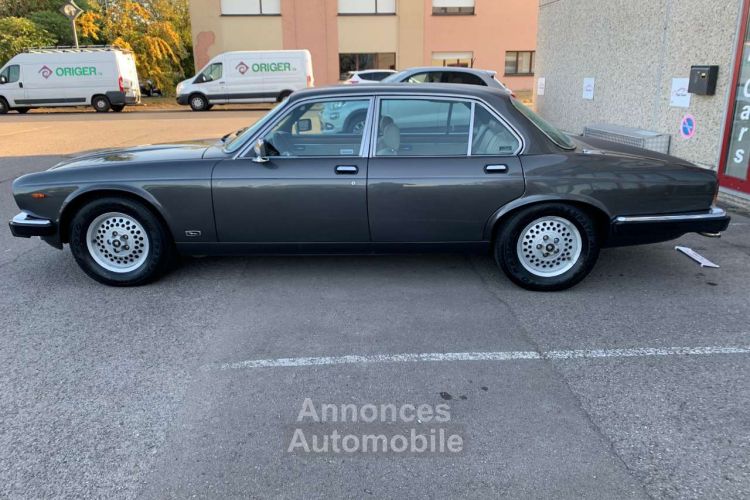 Jaguar Sovereign XJ 5.3 V12 HE Automatique - <small></small> 11.900 € <small>TTC</small> - #4