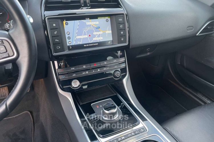 Jaguar XE 2.0 D Prestige -- CUIR --GPS --CAMERA --GARANTIE - <small></small> 22.990 € <small>TTC</small> - #13