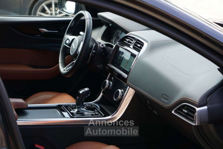 Jaguar XE 2.0 D R-DYNAMIC FACELIFT-Bte AUTO-NAVI-CAM-EUR 6D - <small></small> 23.990 € <small>TTC</small> - #8