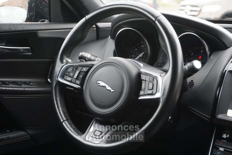 Jaguar XE 2.0 D R-SPORT AUTO-PANO-BI XENON-CAM-KEYLESS-6dt - <small></small> 19.990 € <small>TTC</small> - #20