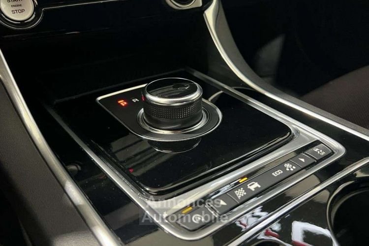 Jaguar XE 2.0 D R-Sport Black Edition BOITE_AUTO GPS CAM ETC - <small></small> 20.790 € <small>TTC</small> - #12