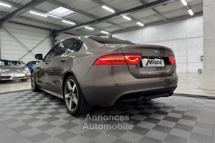 Jaguar XE 25T 2.0 240 CH BVA 8 R-Sport - <small></small> 21.990 € <small>TTC</small> - #5