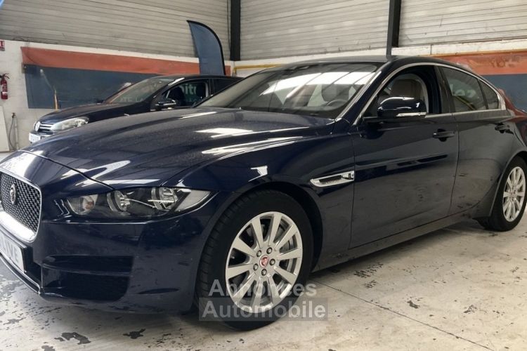 Jaguar XE PRESTIGE 2.0 i 200 Cv PREMIERE MAIN / 26 900 Kms GPS CUIR CAMERA BVA8 - GARANTIE 1 AN - <small></small> 21.970 € <small>TTC</small> - #1