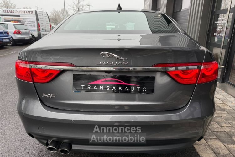 Jaguar XF 2.0 d 180 ch prestige avec affichage te haute regulateur adaptatif gps camera de recul - <small></small> 18.490 € <small>TTC</small> - #3