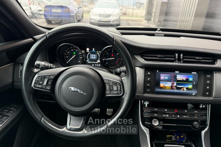 Jaguar XF 2.0 d 180 ch prestige avec affichage te haute regulateur adaptatif gps camera de recul - <small></small> 18.490 € <small>TTC</small> - #9