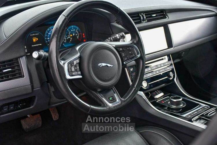 Jaguar XF 2.0 D - R-DESIGN - CARPLAY - CAMERA - PANO - LED - MERIDIAN - - <small></small> 18.990 € <small>TTC</small> - #12