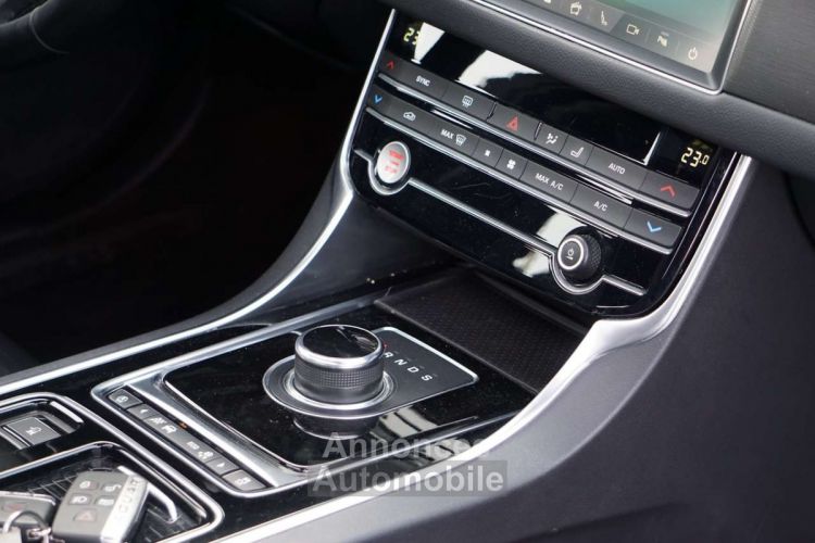 Jaguar XF 2.0 D R-SPORT AUTO PANO COCKPIT CAM BI-XENON EU6d - <small></small> 26.990 € <small>TTC</small> - #14