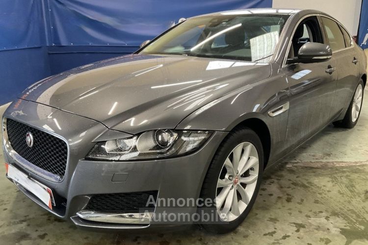 Jaguar XF II PRESTIGE 2.0 D 180 Cv 1ERE MAIN / BVA8 TOIT OUVRANT CUIR GPS 51 200 Kms - GARANTIE 1 AN - <small></small> 22.970 € <small>TTC</small> - #1