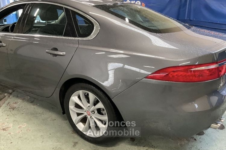 Jaguar XF II PRESTIGE 2.0 D 180 Cv 1ERE MAIN / BVA8 TOIT OUVRANT CUIR GPS 51 200 Kms - GARANTIE 1 AN - <small></small> 22.970 € <small>TTC</small> - #4