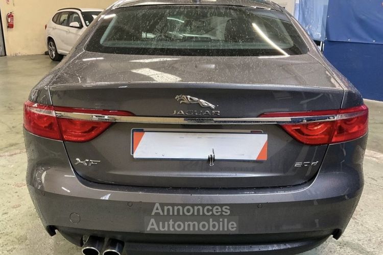 Jaguar XF II PRESTIGE 2.0 D 180 Cv 1ERE MAIN / BVA8 TOIT OUVRANT CUIR GPS 51 200 Kms - GARANTIE 1 AN - <small></small> 22.970 € <small>TTC</small> - #5