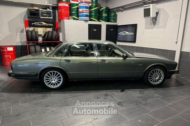 Jaguar XJ DAIMLER XJ6 4.0 226CH 1990 - <small></small> 18.990 € <small>TTC</small> - #3