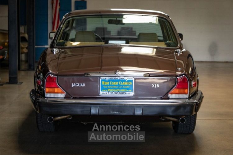 Jaguar XJ6 - <small></small> 27.000 € <small>TTC</small> - #17