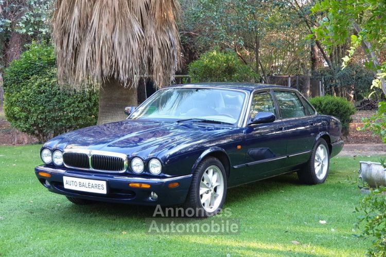 Jaguar XJ8 3.2 L V8 PACK CLASSIC - <small></small> 11.900 € <small>TTC</small> - #1