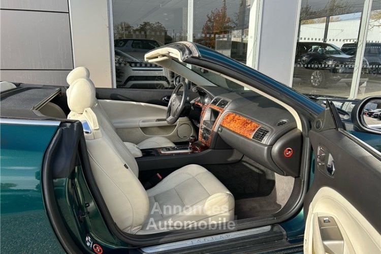 Jaguar XK Cabriolet 4.2 - 304 A - <small></small> 29.900 € <small>TTC</small> - #19