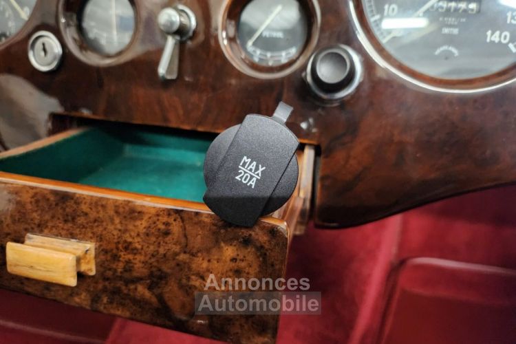 Jaguar XK120 cabriolet - <small></small> 125.000 € <small>TTC</small> - #47