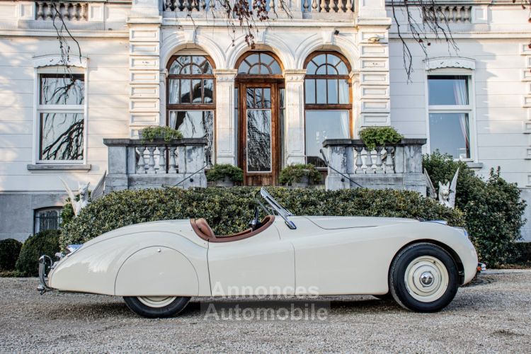 Jaguar XK120 XK 120 Open Top Speedster (OTS) LHD 1951 - OLDTIMER - GERESTAUREERD - MATCHING NUMBERS - SOFTTOP - CREAM WHITE - <small></small> 99.999 € <small>TTC</small> - #14