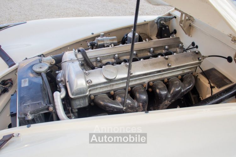 Jaguar XK120 XK 120 Open Top Speedster (OTS) LHD 1951 - OLDTIMER - GERESTAUREERD - MATCHING NUMBERS - SOFTTOP - CREAM WHITE - <small></small> 99.999 € <small>TTC</small> - #28