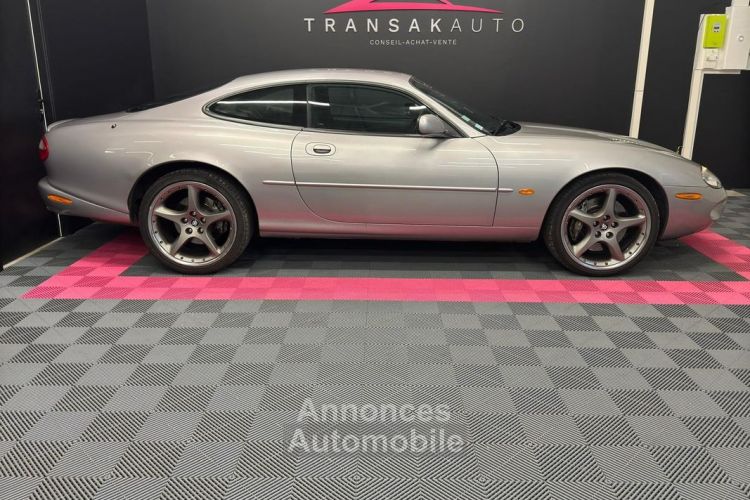 Jaguar XKR 4.0i V8 SUIVI COMPLET - <small></small> 18.490 € <small>TTC</small> - #11