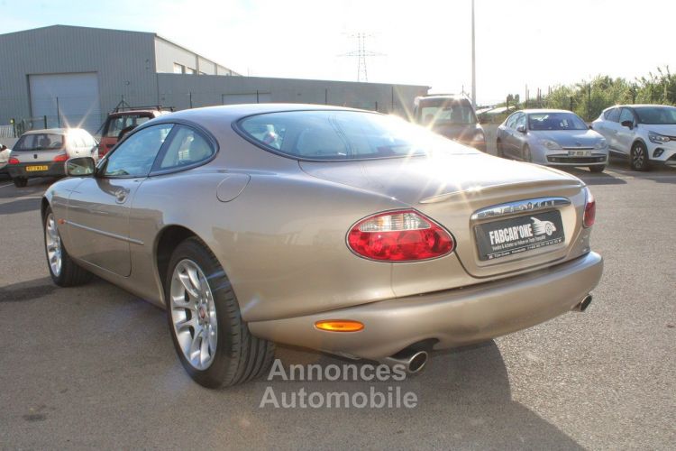 Jaguar XKR coupe 4.0 v8 bva 363cv - garantie 12 mois - <small></small> 19.990 € <small>TTC</small> - #3