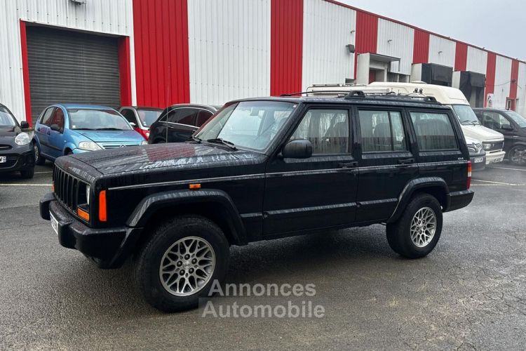 Jeep Cherokee 1ère générations 5 portes 4.0i 12V L6 4X4 Boite auto RIEN A PREVOIR 2ème mains - - <small></small> 19.950 € <small>TTC</small> - #3