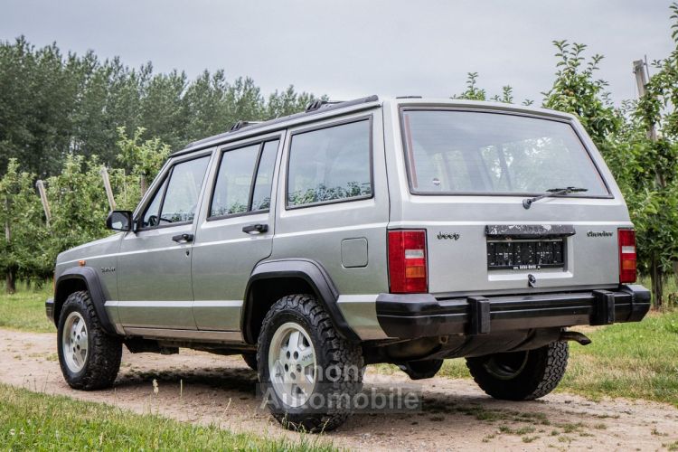 Jeep Cherokee XJ 4.0i Automaat 4X4 - OLDTIMER - SERVO - AIRCO - ELEKTR. RAMEN - <small></small> 19.999 € <small>TTC</small> - #9