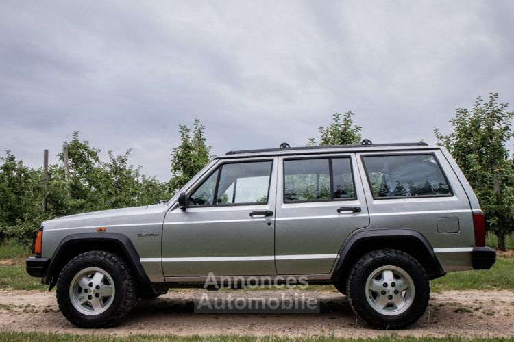 Jeep Cherokee XJ 4.0i Automaat 4X4 - OLDTIMER - SERVO - AIRCO - ELEKTR. RAMEN - <small></small> 19.999 € <small>TTC</small> - #10