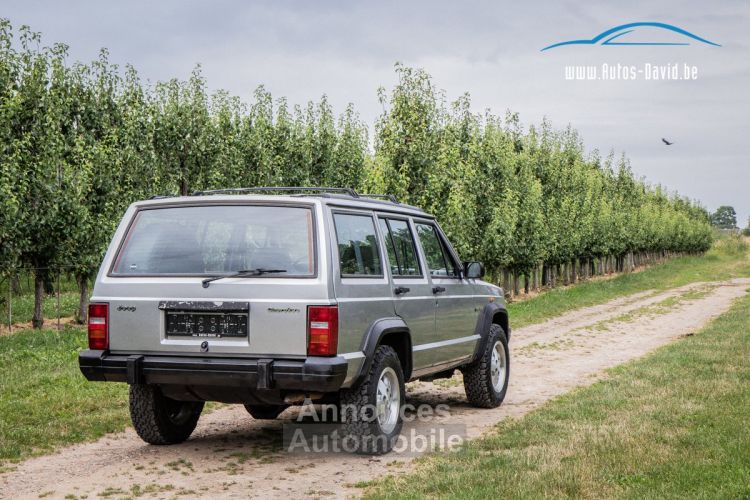 Jeep Cherokee XJ 4.0i Automaat 4X4 - OLDTIMER - SERVO - AIRCO - ELEKTR. RAMEN - <small></small> 19.999 € <small>TTC</small> - #33