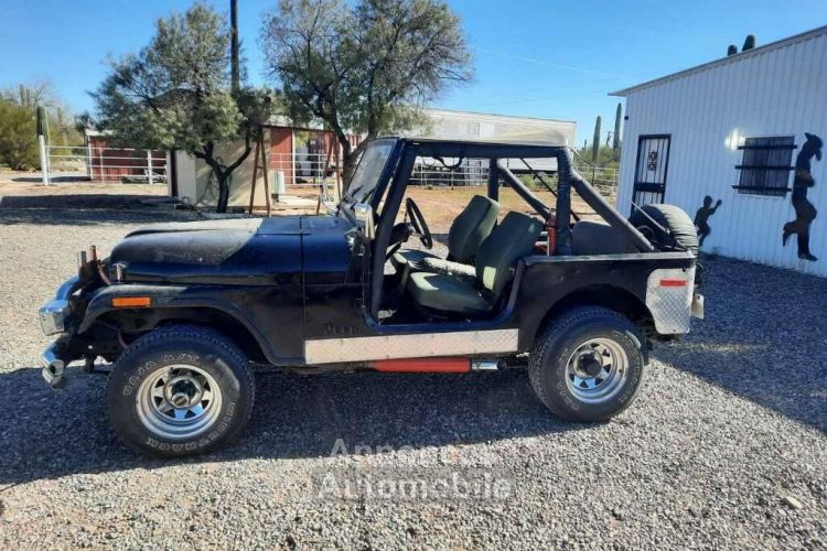 Jeep CJ7 - <small></small> 15.100 € <small>TTC</small> - #3