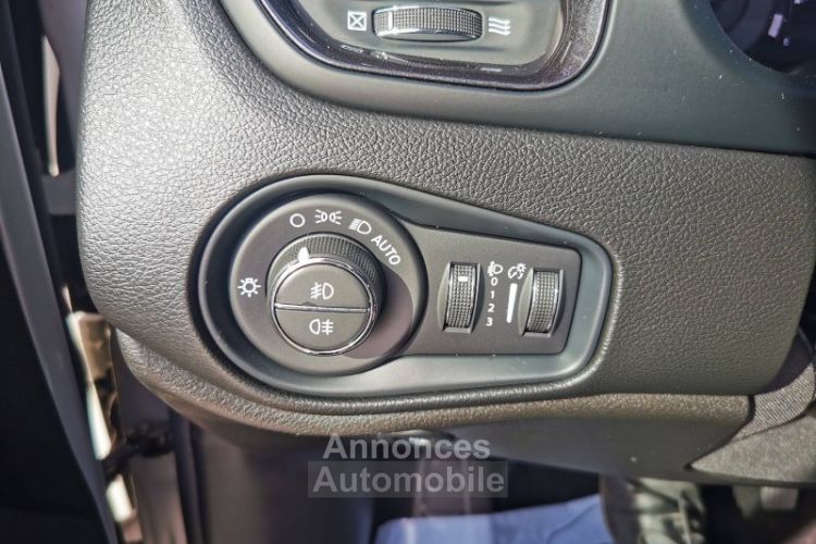 Jeep Renegade 1.3 GSE T4 190ch 4xe Longitude summer Edition - <small></small> 27.490 € <small>TTC</small> - #16