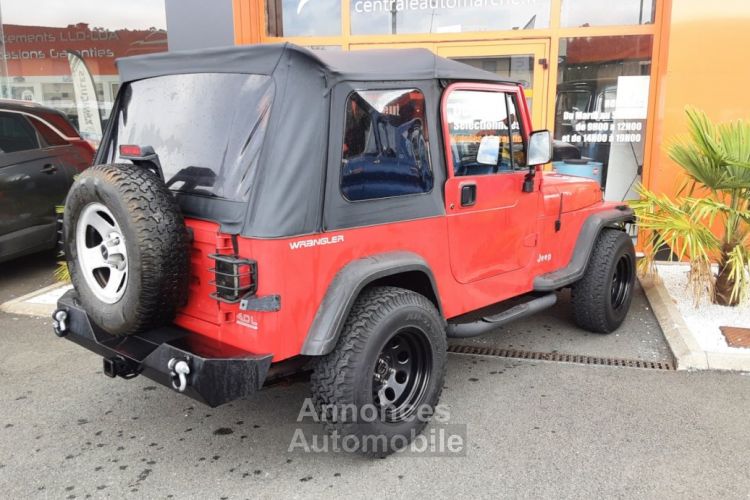 Jeep Wrangler 4.0L 6 CYLINDRES rouge - <small></small> 21.990 € <small>TTC</small> - #3