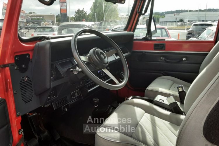 Jeep Wrangler 4.0L 6 CYLINDRES rouge - <small></small> 21.990 € <small>TTC</small> - #18