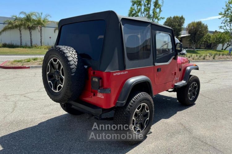 Jeep Wrangler 4.0L 6 CYLINDRES ROUGE - <small></small> 20.990 € <small>TTC</small> - #2