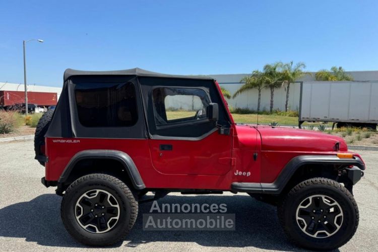 Jeep Wrangler 4.0L 6 CYLINDRES ROUGE - <small></small> 20.990 € <small>TTC</small> - #13