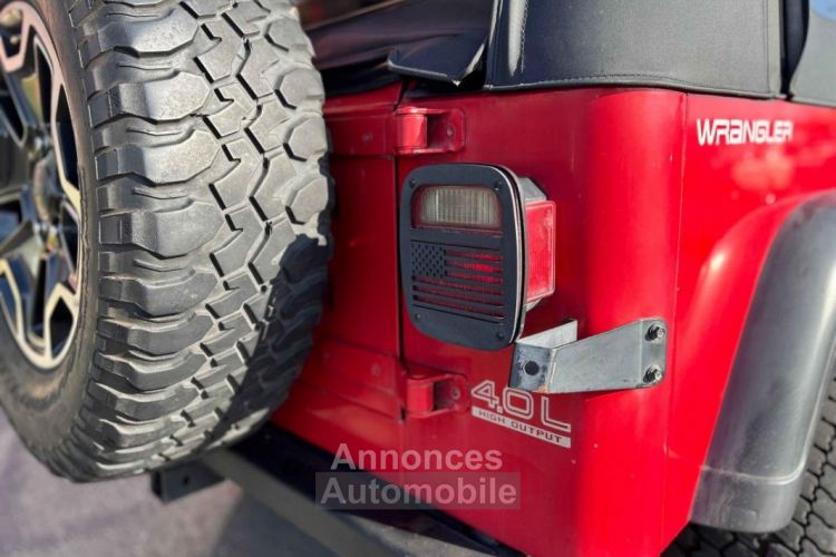 Jeep Wrangler 4.0L 6 CYLINDRES ROUGE - <small></small> 20.990 € <small>TTC</small> - #21