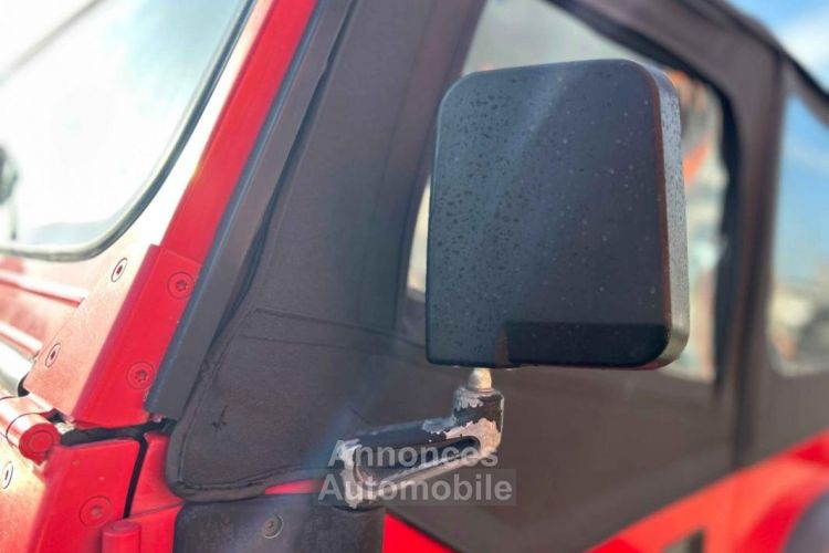 Jeep Wrangler 4.0L 6 CYLINDRES ROUGE - <small></small> 20.990 € <small>TTC</small> - #23