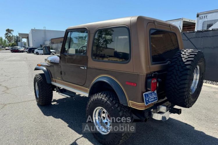 Jeep Wrangler LAREDO CJ7 V8 304CI - <small></small> 39.990 € <small>TTC</small> - #10