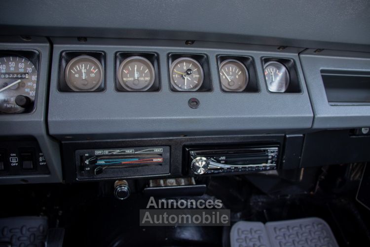 Jeep Wrangler YJ 4.2 4X4 Automaat SOFT TOP - OLDTIMER - LED KOPLAMPEN - BLAUPUNKT - ACHTERBANK - <small></small> 21.500 € <small>TTC</small> - #21