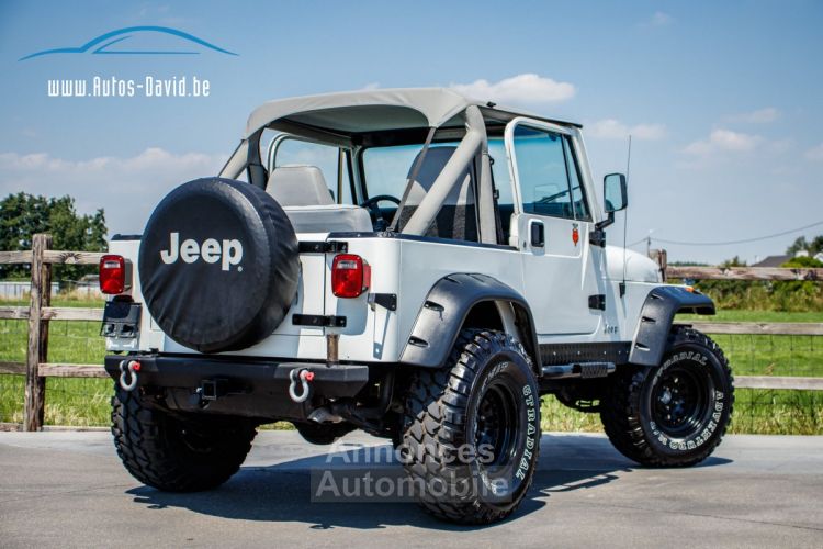 Jeep Wrangler YJ 4.2 4X4 Automaat SOFT TOP - OLDTIMER - LED KOPLAMPEN - BLAUPUNKT - ACHTERBANK - <small></small> 21.500 € <small>TTC</small> - #32