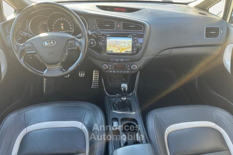 Kia Cee'd Ceed 1.6 CRDI 125 PREMIUM ( TOIT OUVRANT, SIÈGES ÉLECTRIQUES, GPS TACTILE ) - <small></small> 7.990 € <small>TTC</small> - #11