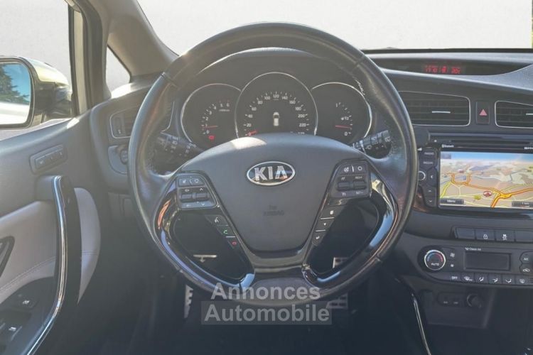 Kia Cee'd Ceed 1.6 CRDI 125 PREMIUM ( TOIT OUVRANT, SIÈGES ÉLECTRIQUES, GPS TACTILE ) - <small></small> 7.990 € <small>TTC</small> - #12