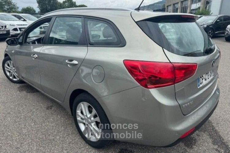 Kia Cee'd SW 1.6 CRDI 110CH STYLE - <small></small> 6.990 € <small>TTC</small> - #2