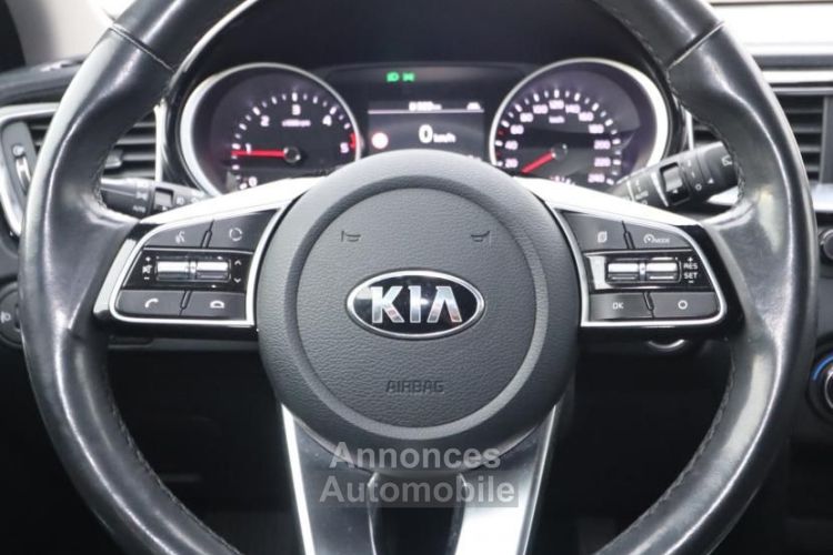 Kia Cee'd SW Ceed 1.6 CRDI 135 CH ACTIVE BUSINESS + 4 PNEUS ETE SUR JANTES SIEGES AV & VOLANT CHAUFFANTS - <small></small> 17.489 € <small>TTC</small> - #18